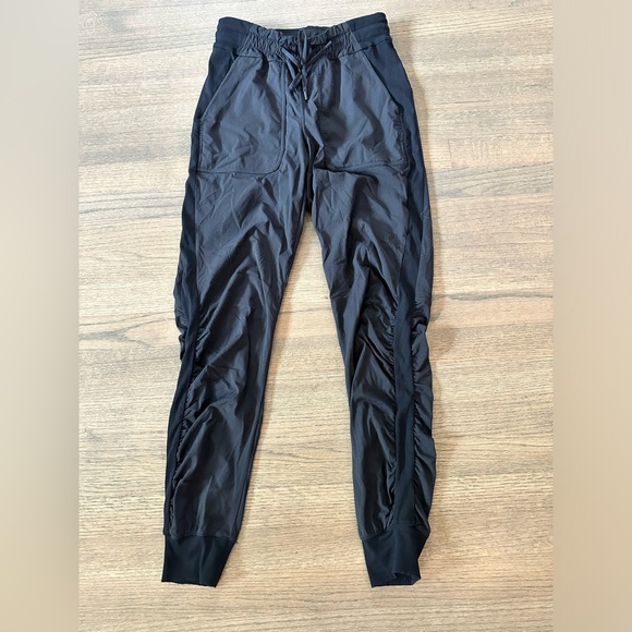 Lululemon Beyond The Studio Jogger-Black-Size 4 - Picture 6 of 14